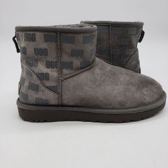 UGG Classic Mini Boots Mens Size 9 Suede Sheepskin Winter Shoes 1119391 - Picture 1 of 13